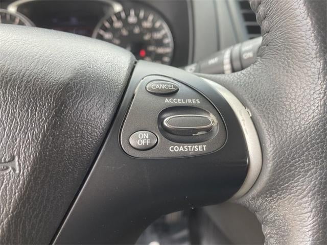 2018 Nissan Pathfinder SV