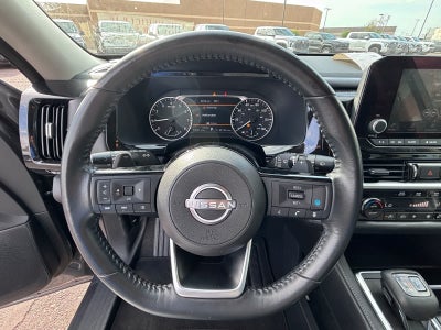 2022 Nissan Pathfinder SV