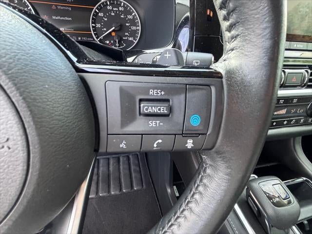 2022 Nissan Pathfinder SV