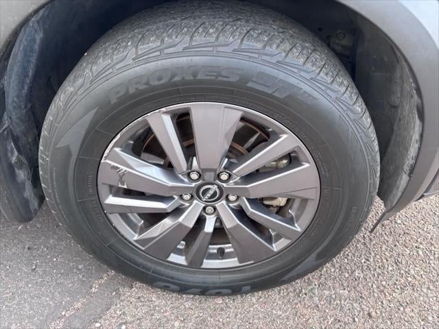 2022 Nissan Pathfinder SV