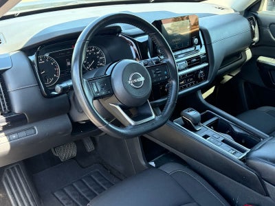 2023 Nissan Pathfinder SV