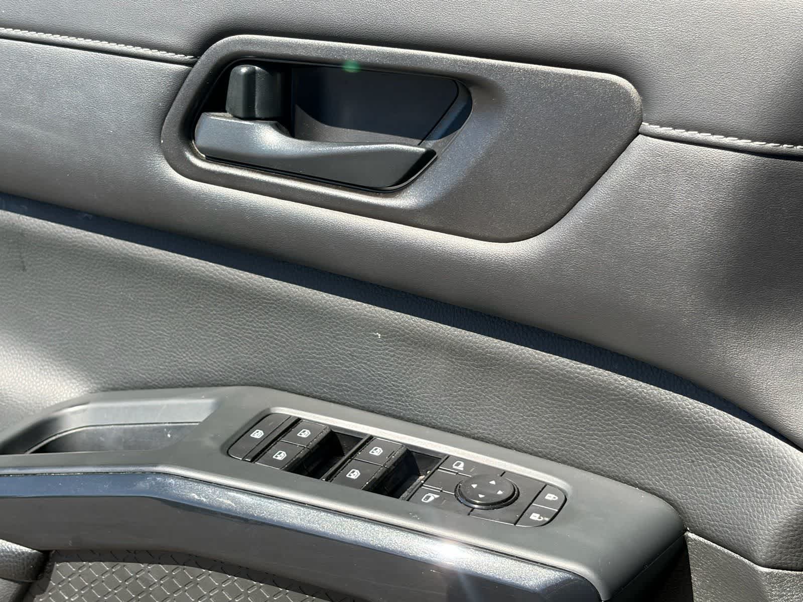 2023 Nissan Pathfinder SV