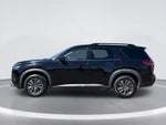 2023 Nissan Pathfinder SV