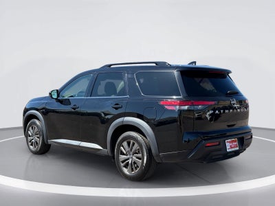 2023 Nissan Pathfinder SV