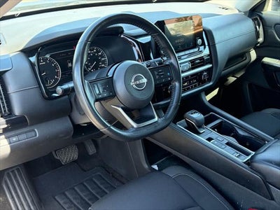 2023 Nissan Pathfinder SV