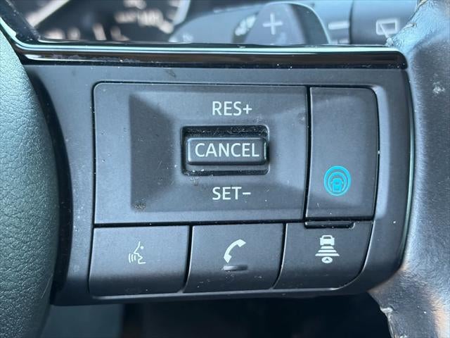 2023 Nissan Pathfinder SV