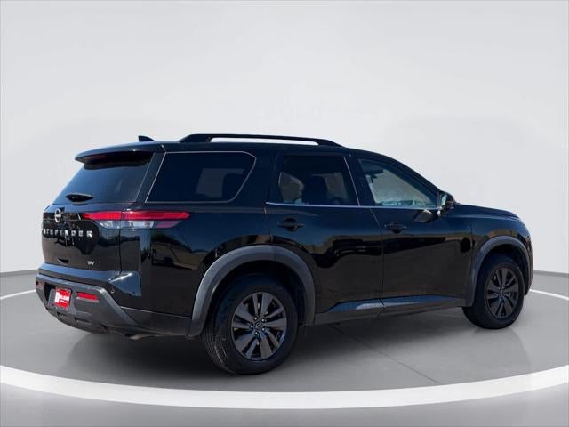 2023 Nissan Pathfinder SV