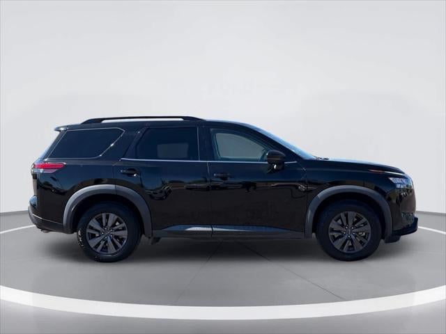 2023 Nissan Pathfinder SV