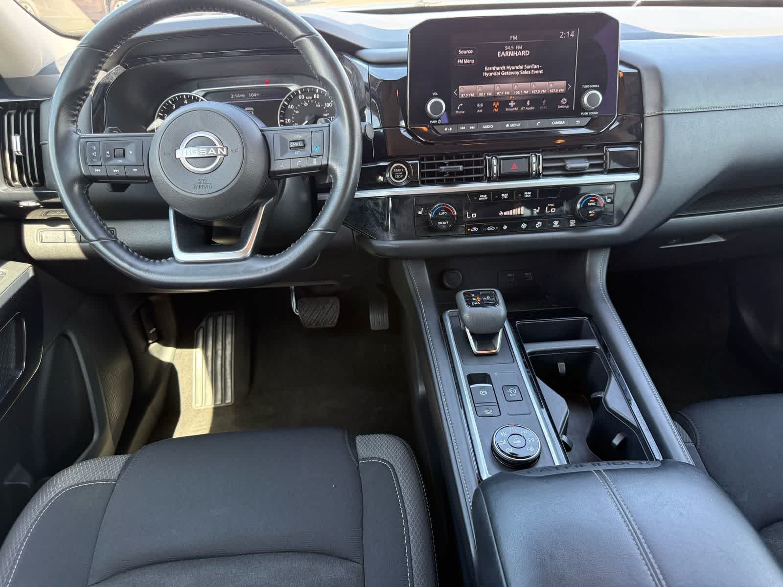 2024 Nissan Pathfinder SV