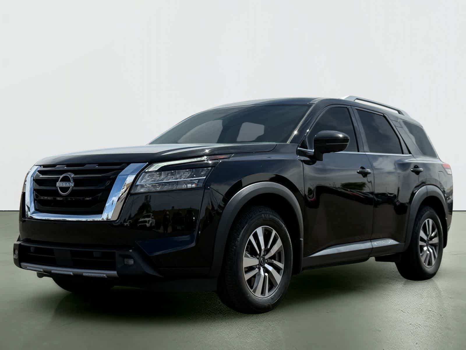 2022 Nissan Pathfinder SL