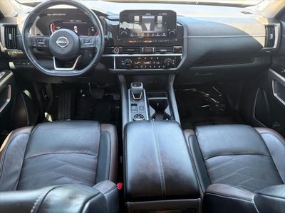 2023 Nissan Pathfinder Platinum