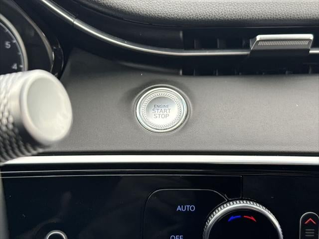 2025 Genesis GV70 2.5T