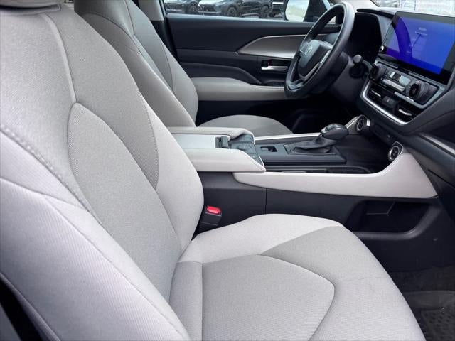 2026 Toyota Grand Highlander Hybrid LE