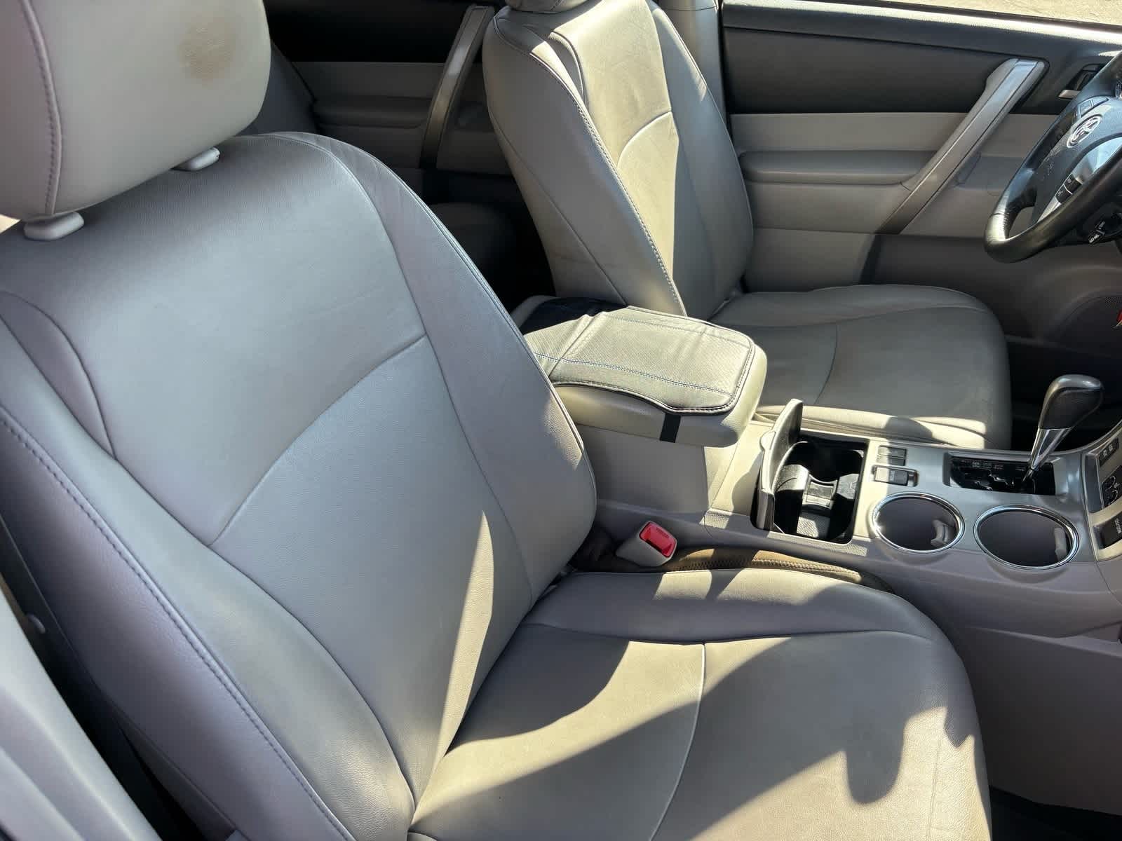 2012 Toyota Highlander SE