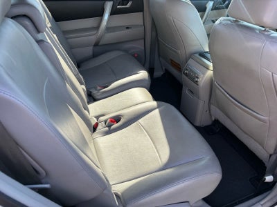 2012 Toyota Highlander SE