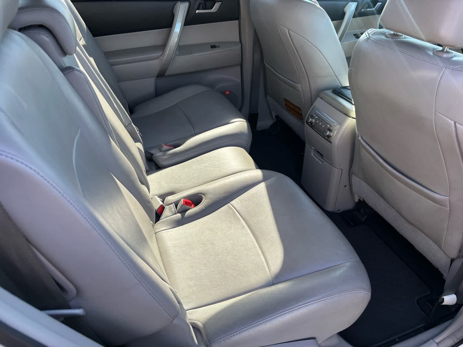 2012 Toyota Highlander SE