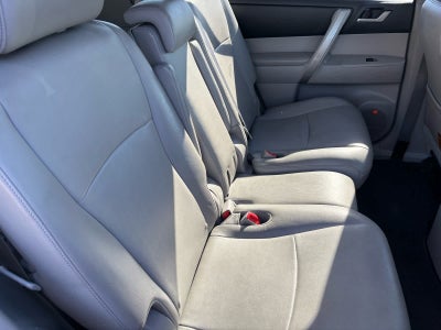 2012 Toyota Highlander SE