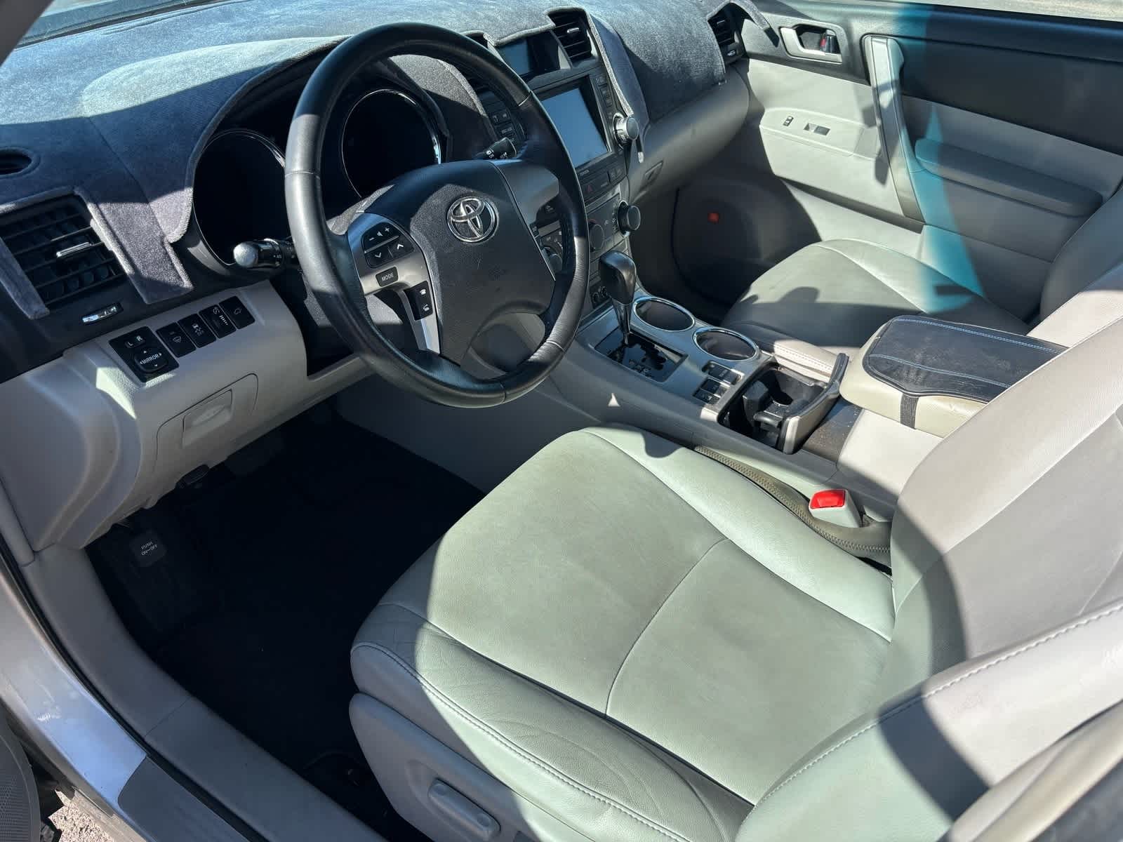 2012 Toyota Highlander SE