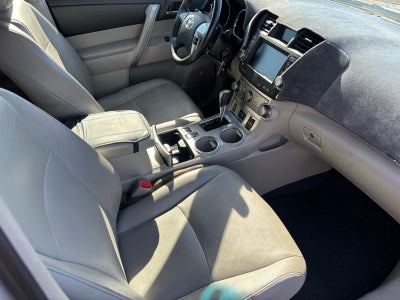 2012 Toyota Highlander SE