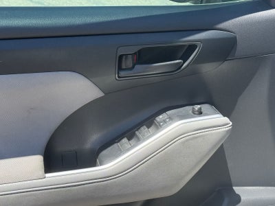 2020 Toyota Highlander LE