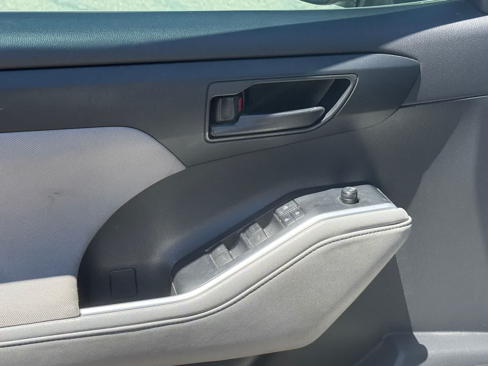 2020 Toyota Highlander LE