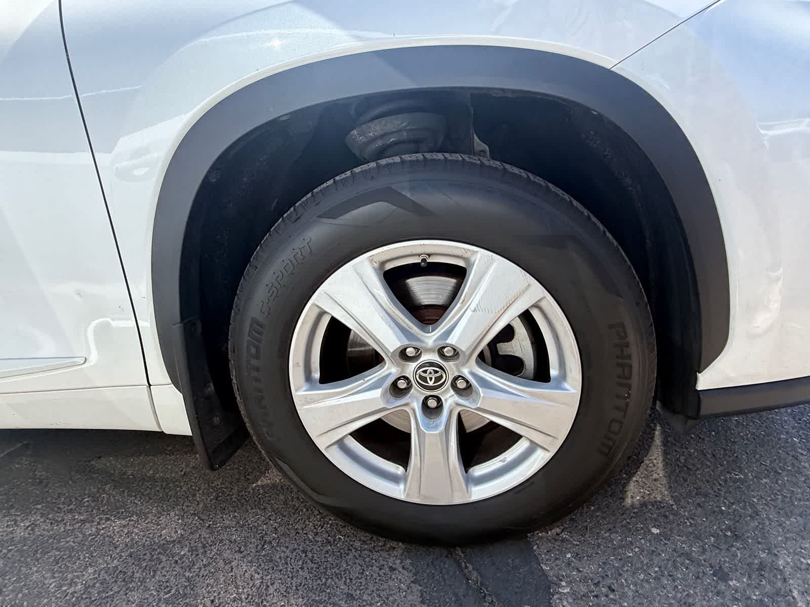 2020 Toyota Highlander LE