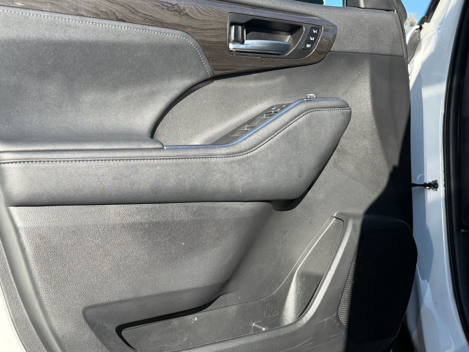 2023 Toyota Highlander Platinum