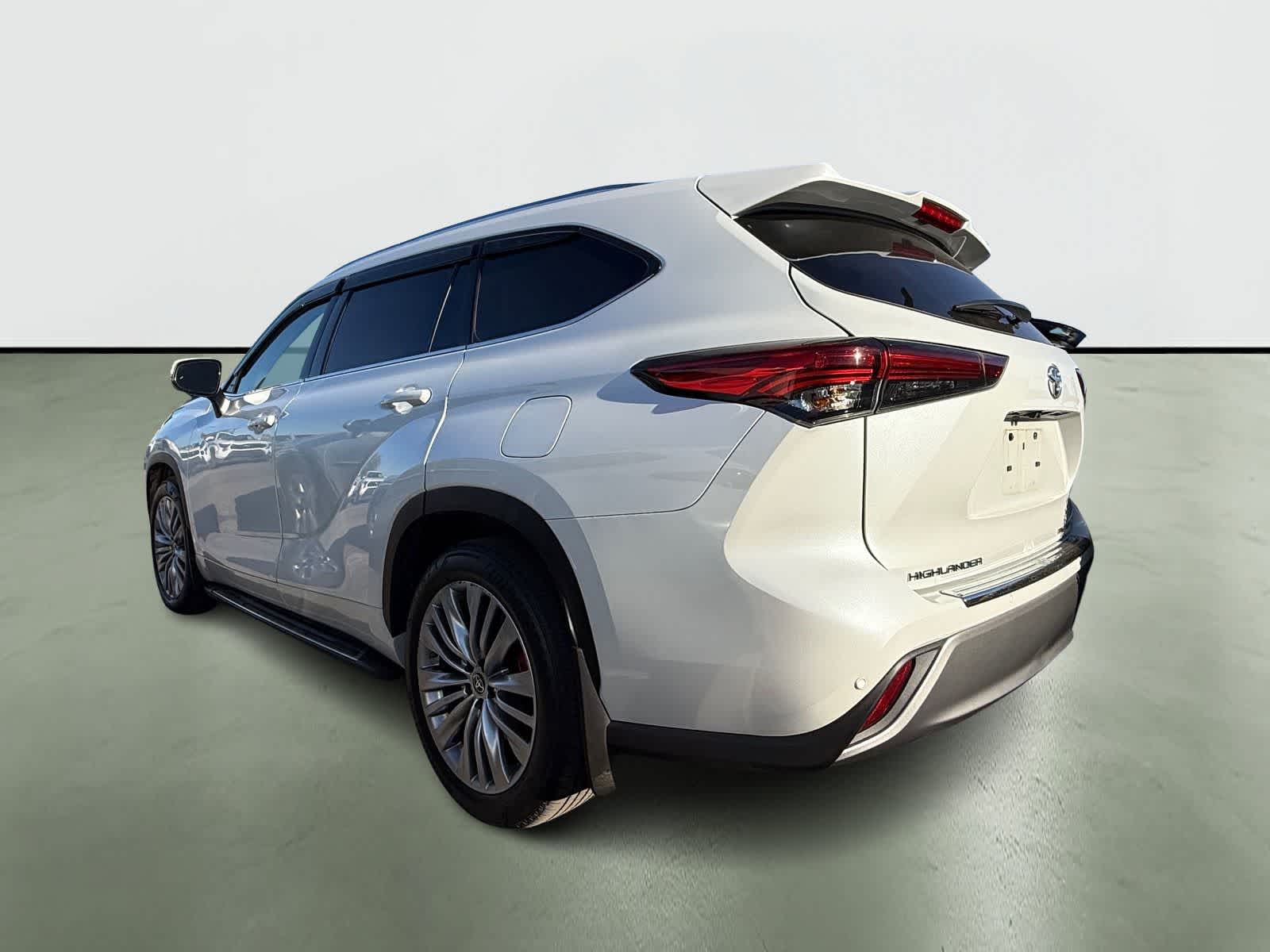2023 Toyota Highlander Platinum