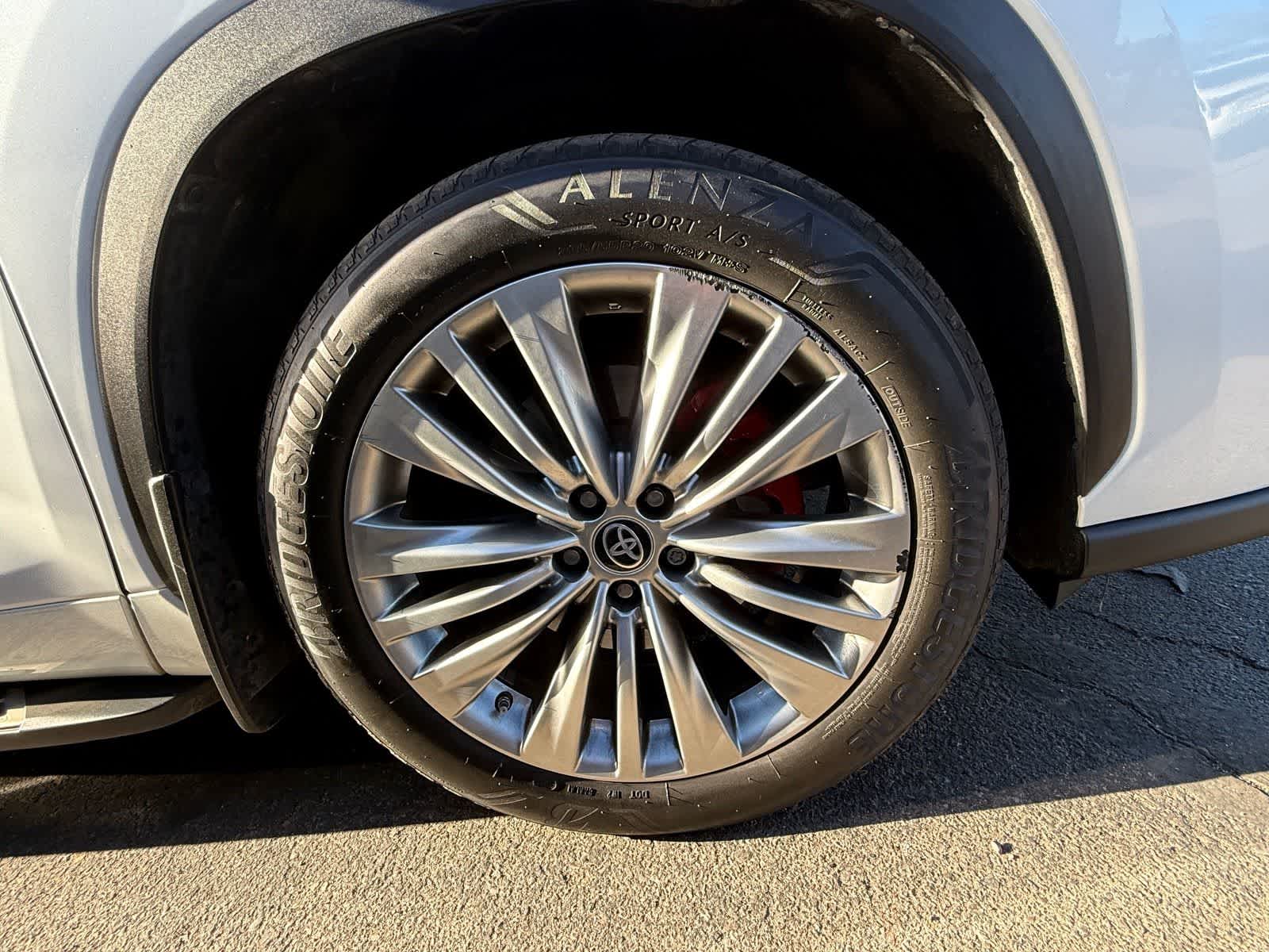 2023 Toyota Highlander Platinum