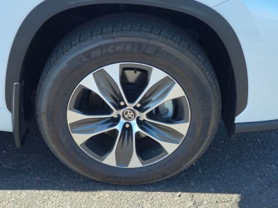 2025 Toyota Highlander XLE