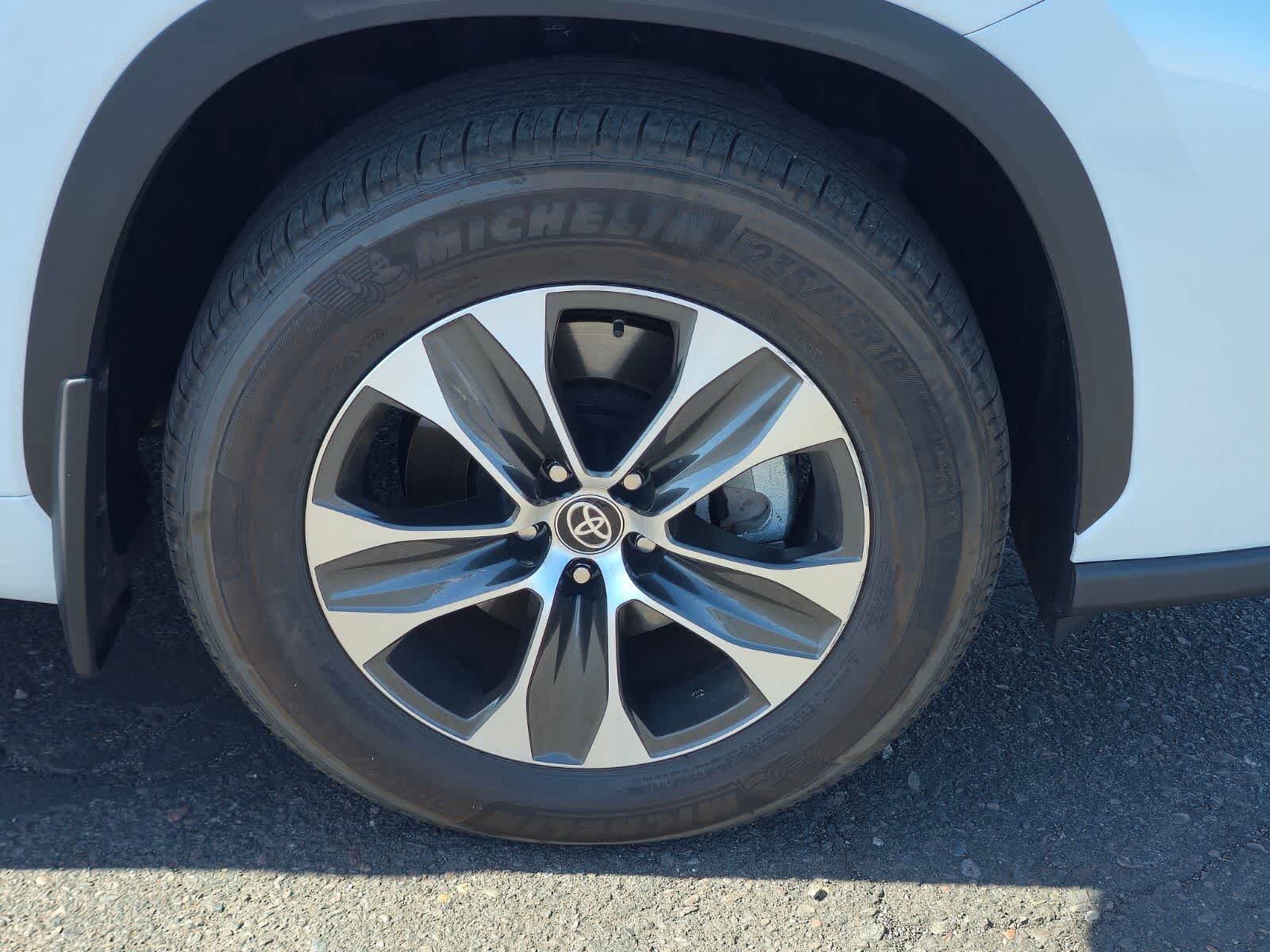2025 Toyota Highlander XLE