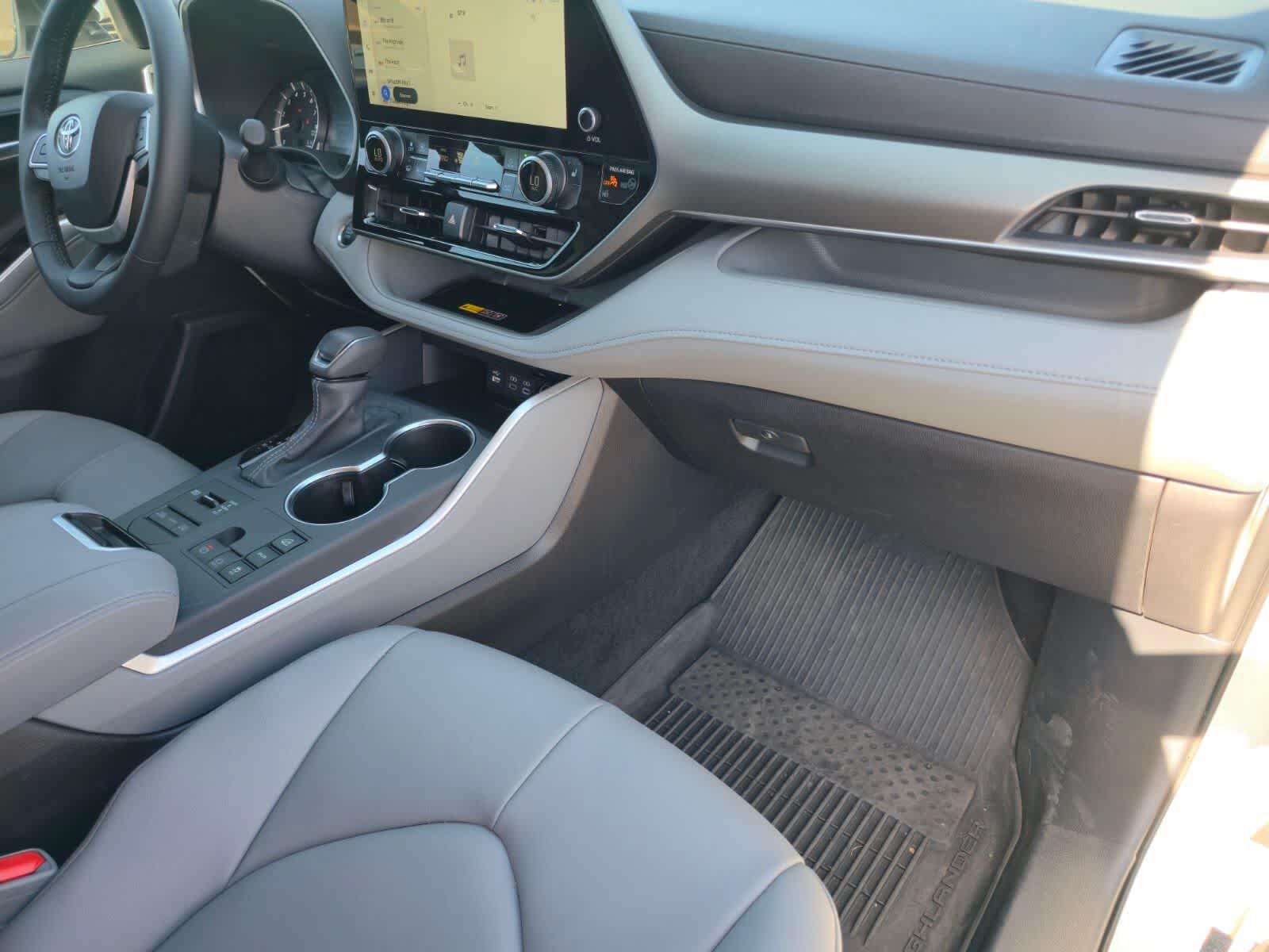 2025 Toyota Highlander XLE