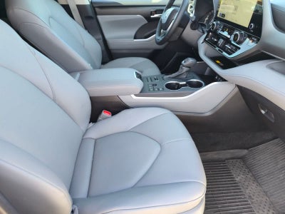 2025 Toyota Highlander XLE