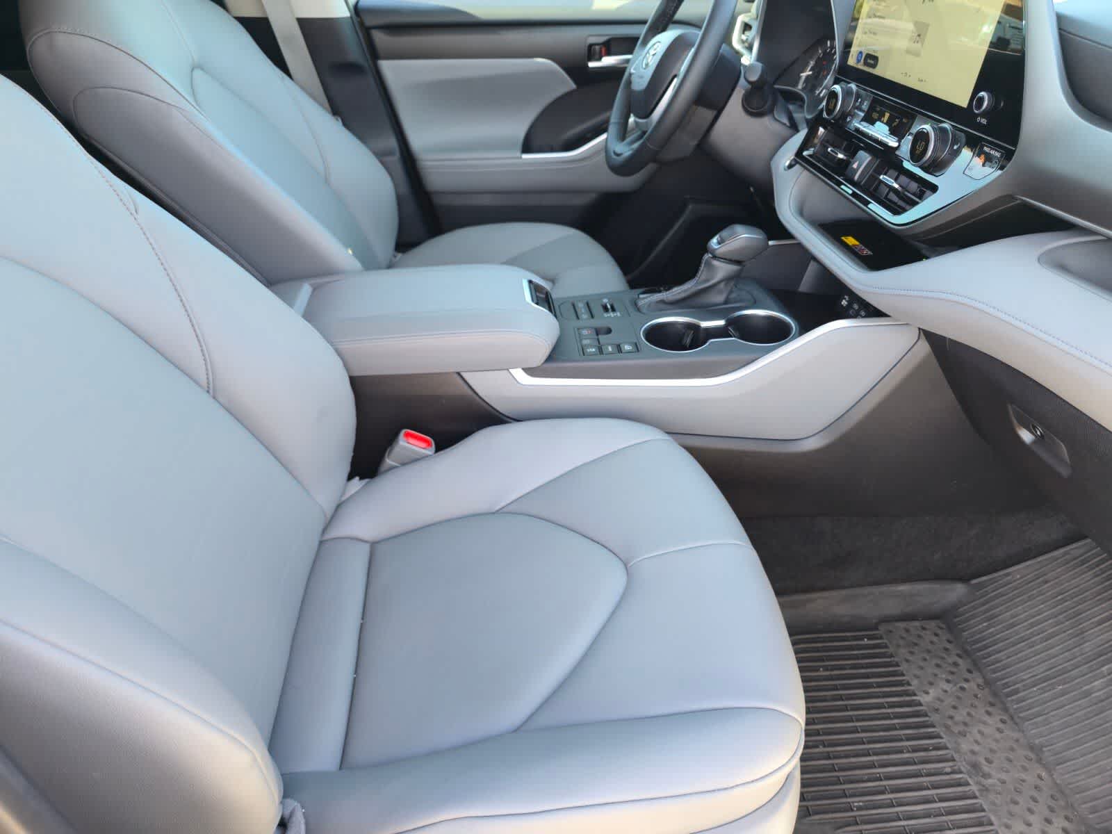 2025 Toyota Highlander XLE