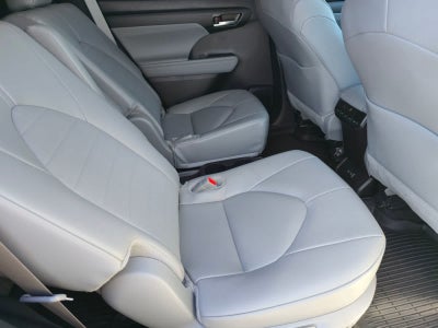2025 Toyota Highlander XLE