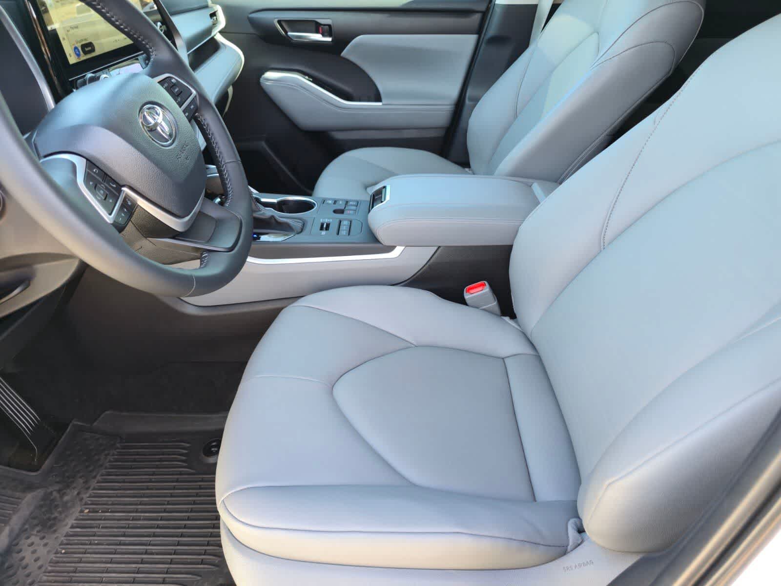 2025 Toyota Highlander XLE