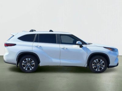 2025 Toyota Highlander XLE