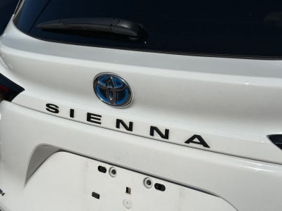 2025 Toyota Sienna LE