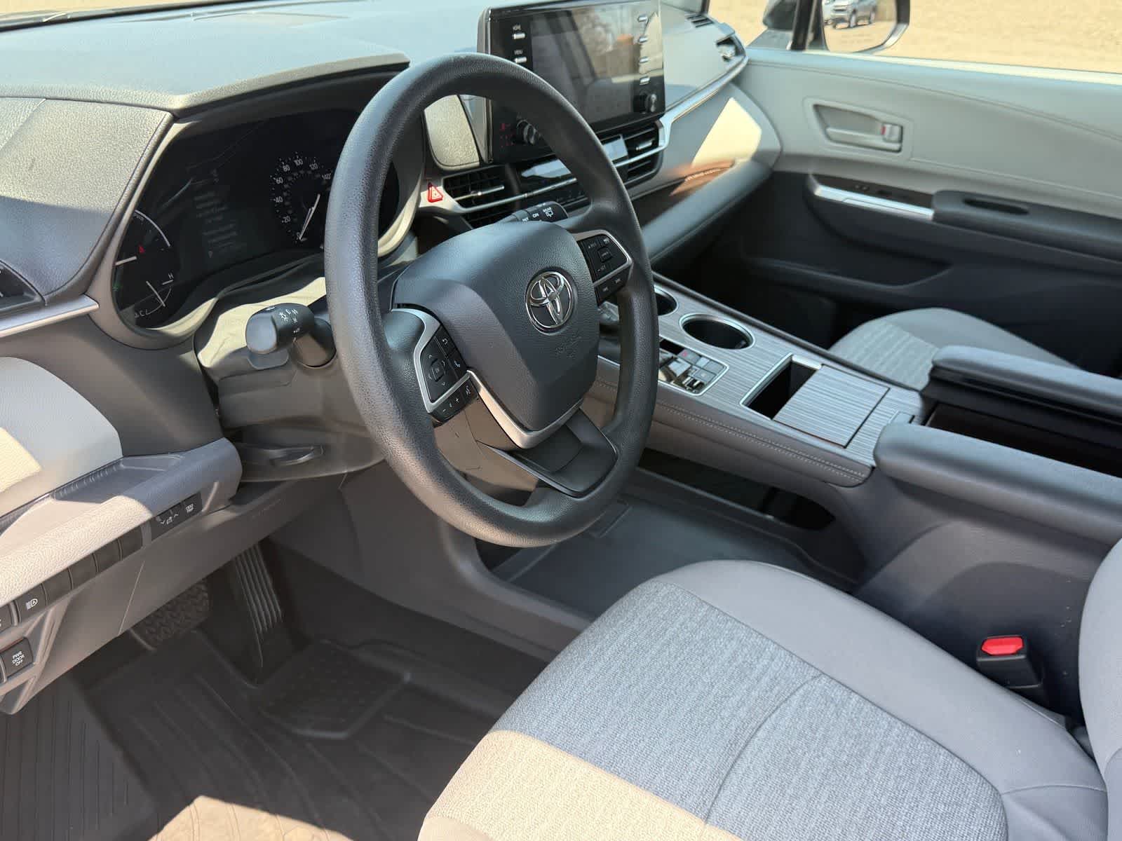 2021 Toyota Sienna LE