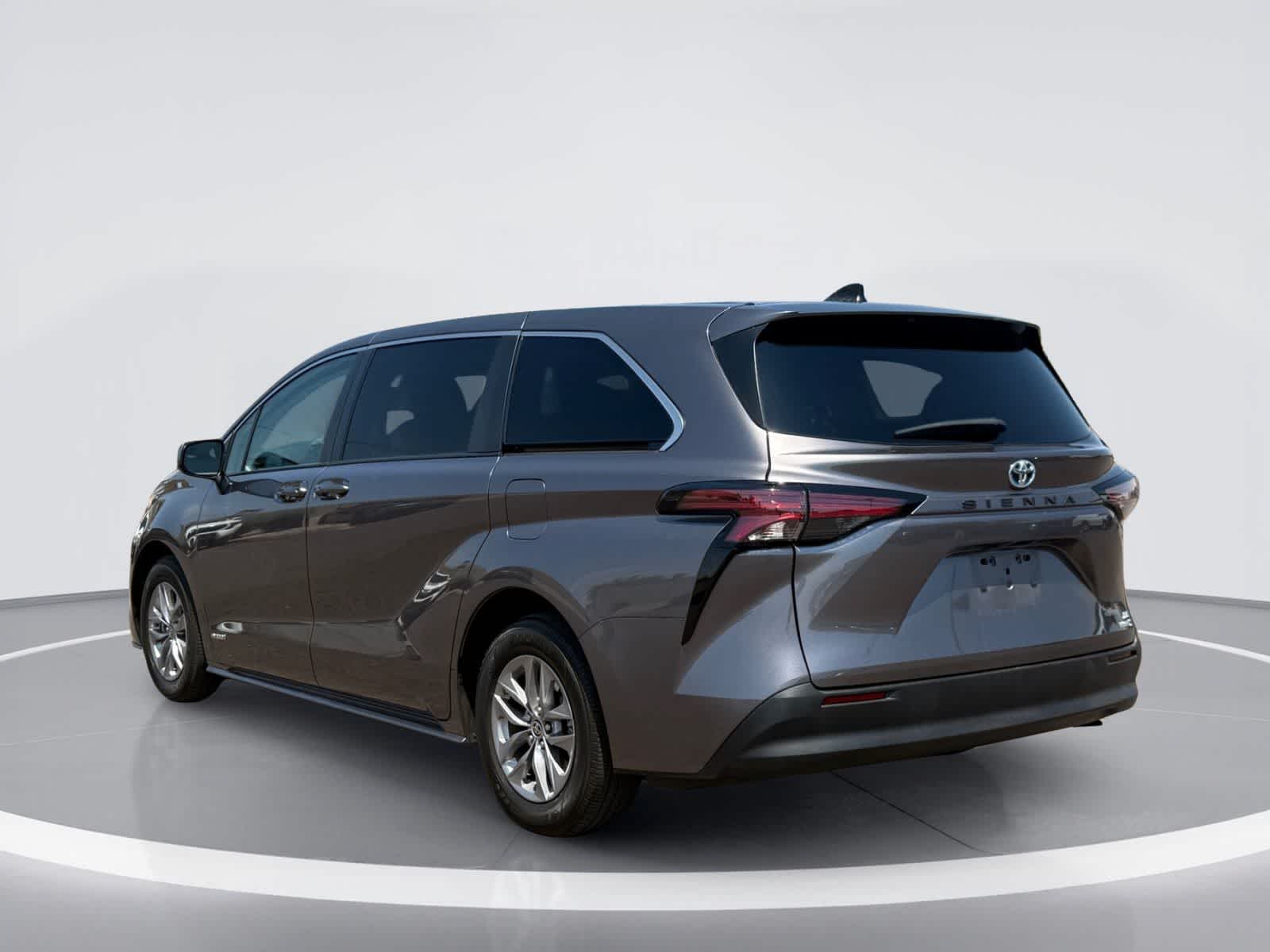 2021 Toyota Sienna LE