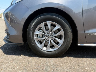 2021 Toyota Sienna LE