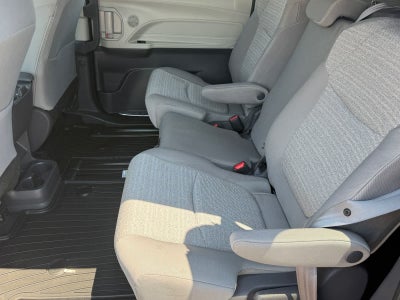 2021 Toyota Sienna LE