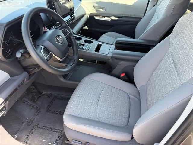 2021 Toyota Sienna LE