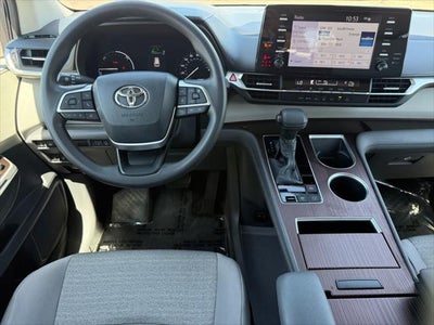 2021 Toyota Sienna LE