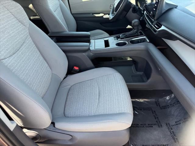 2021 Toyota Sienna LE