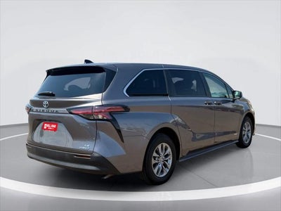 2021 Toyota Sienna LE