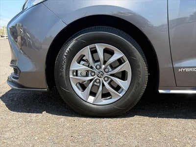 2021 Toyota Sienna LE