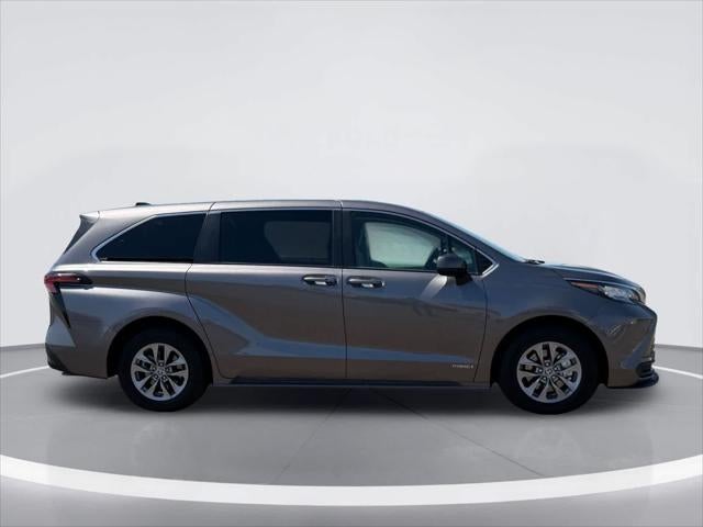 2021 Toyota Sienna LE
