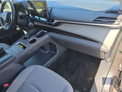 2021 Toyota Sienna LE