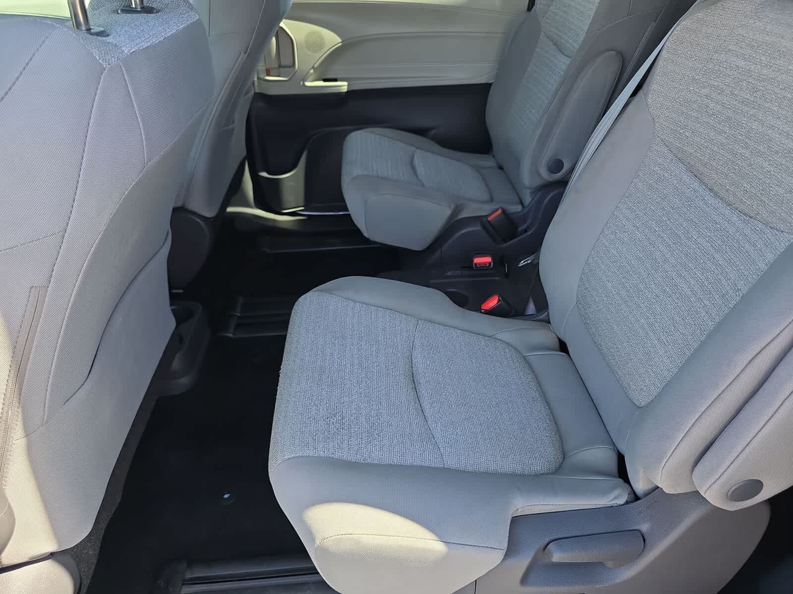2021 Toyota Sienna LE